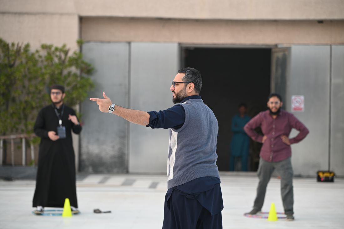Outdoor session between days.